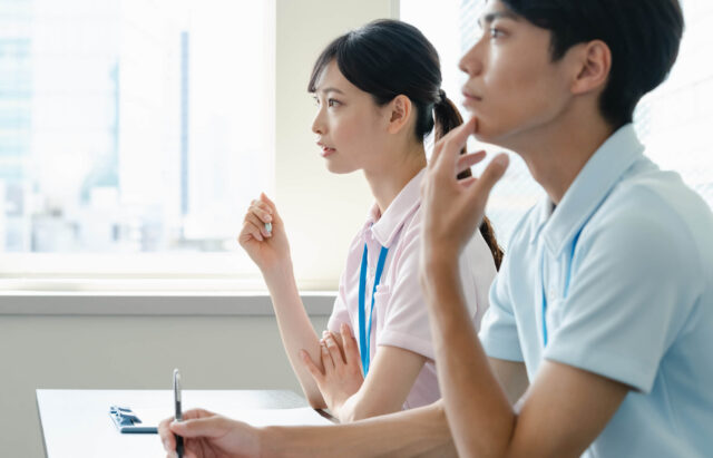 ヘルパーの資格を種類別に紹介！費用を抑えて取得する方法も解説