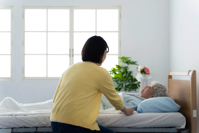 介護が辛いときにできることはある？介護疲れを感じているときにとるべき行動を紹介