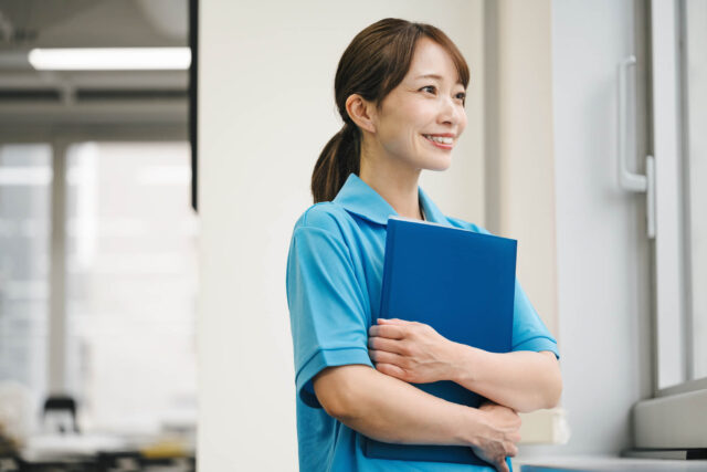ナースエイド（看護助手）の給料は？キャリアアップの方法も詳しく解説