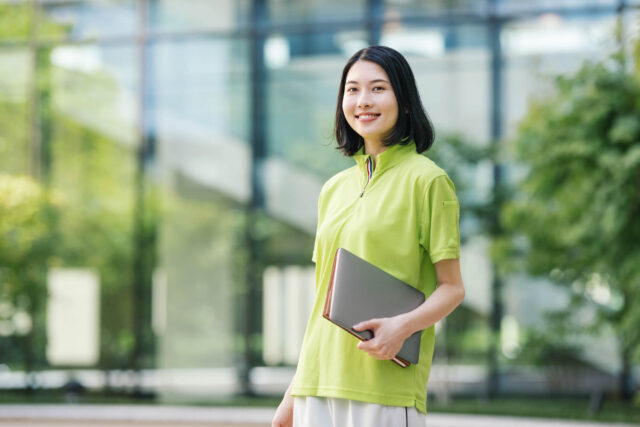 生活相談員の給料とは？平均給料やアップする方法についても解説！