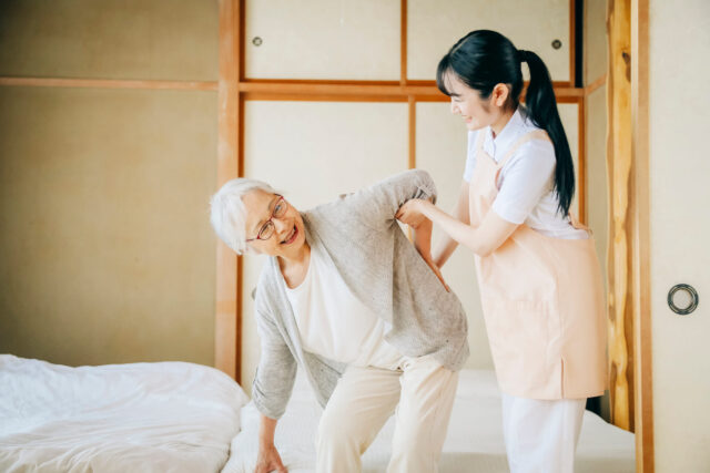 離床の意味や目的とは?臥床との違いや実施するメリットについて解説