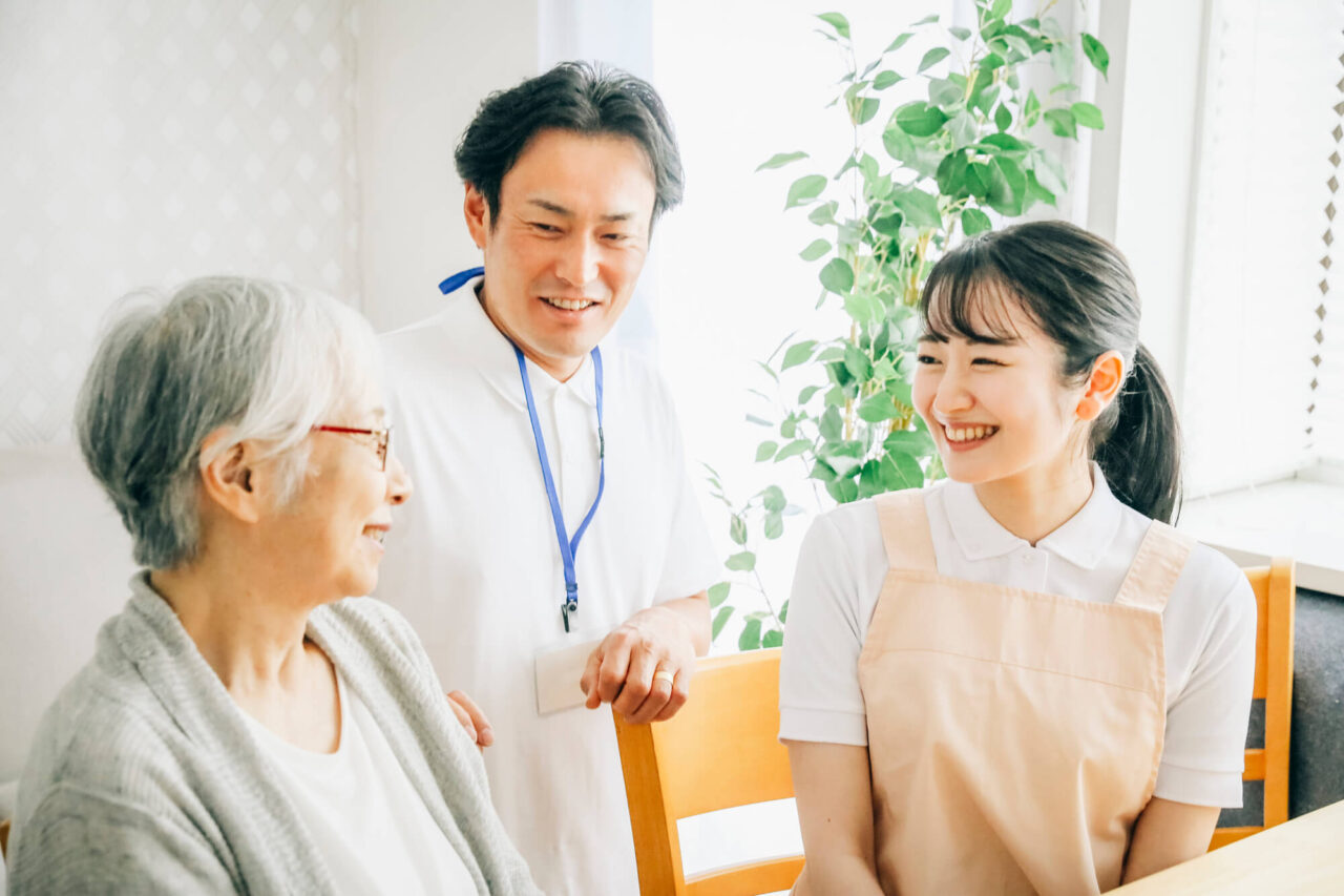 生活相談員の資格要件とは?取得方法や資格なしでも働ける条件を紹介
