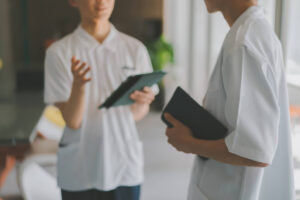 介護におけるケアカンファレンスとは？目的やメリット、進め方までを詳しく解説