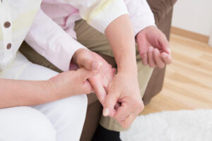 片麻痺とは?症状の改善に効果のあるリハビリの方法を解説