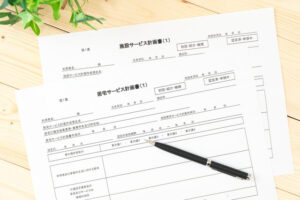 ケアプランとは?作成の流れや書き方、意識したいポイントまで詳しく紹介