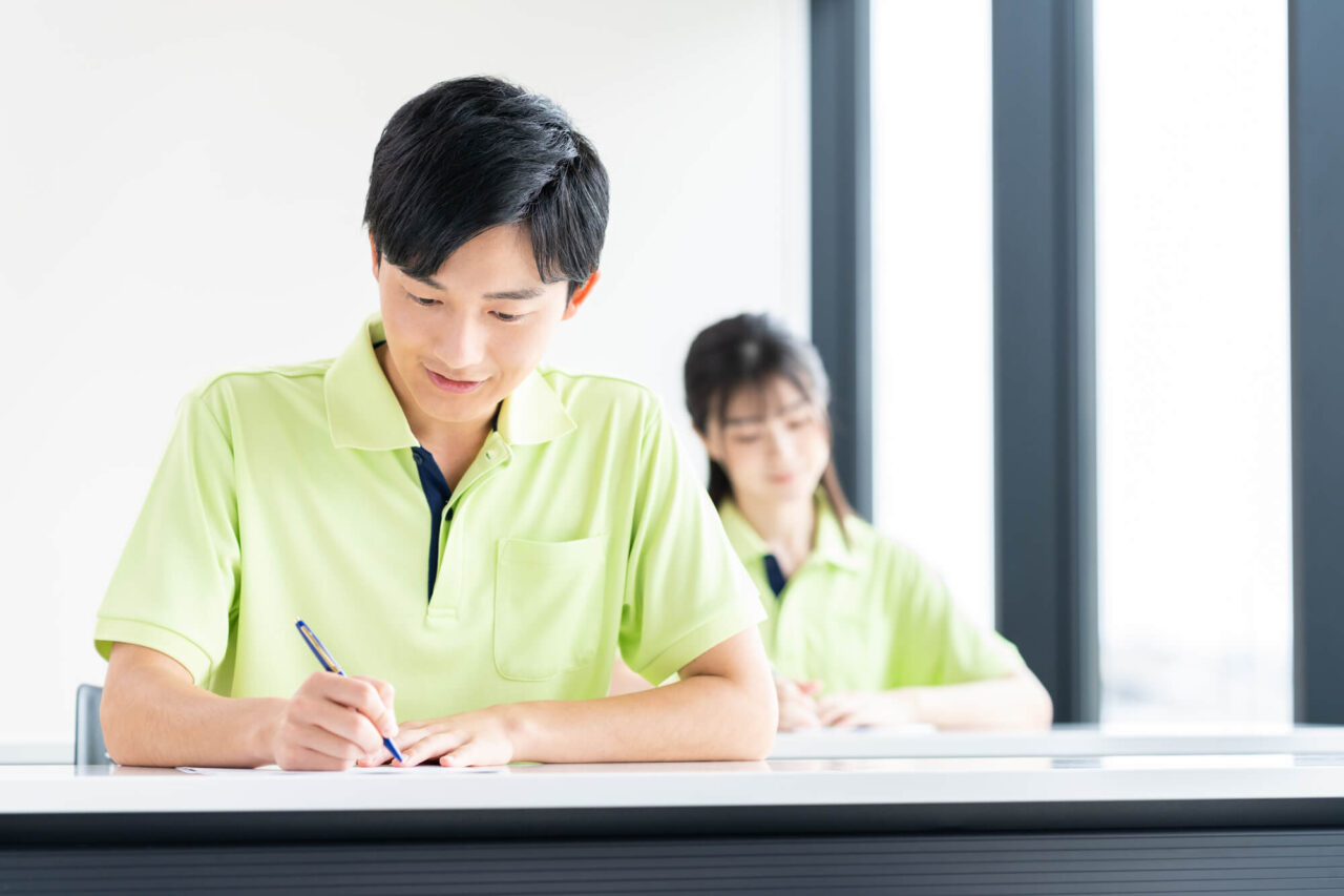 介護職員初任者研修を取得するのはどこがいい？選び方やおすすめのスクールを紹介