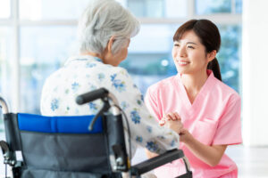 デイサービスの志望動機を書く際のポイントは?例文や注意点を紹介!