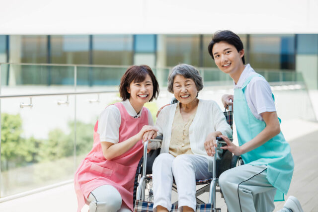 養護老人ホームとは？特別養護老人ホームとの違いやメリット・デメリットなどを徹底解説！