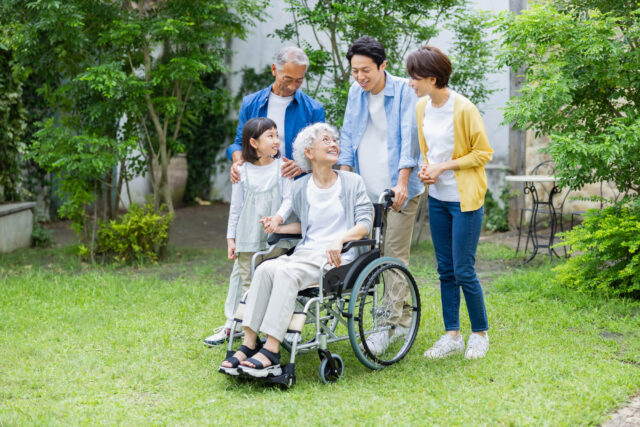 福祉とは？意味や仕事の種類、仕事で役に立つ資格などを分かりやすく解説！