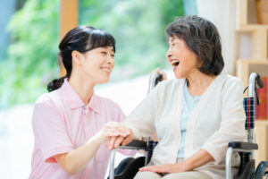看護小規模多機能型居宅介護(看多機)とは?対象者や小多機との違いを紹介
