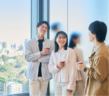 笑顔の男性社員